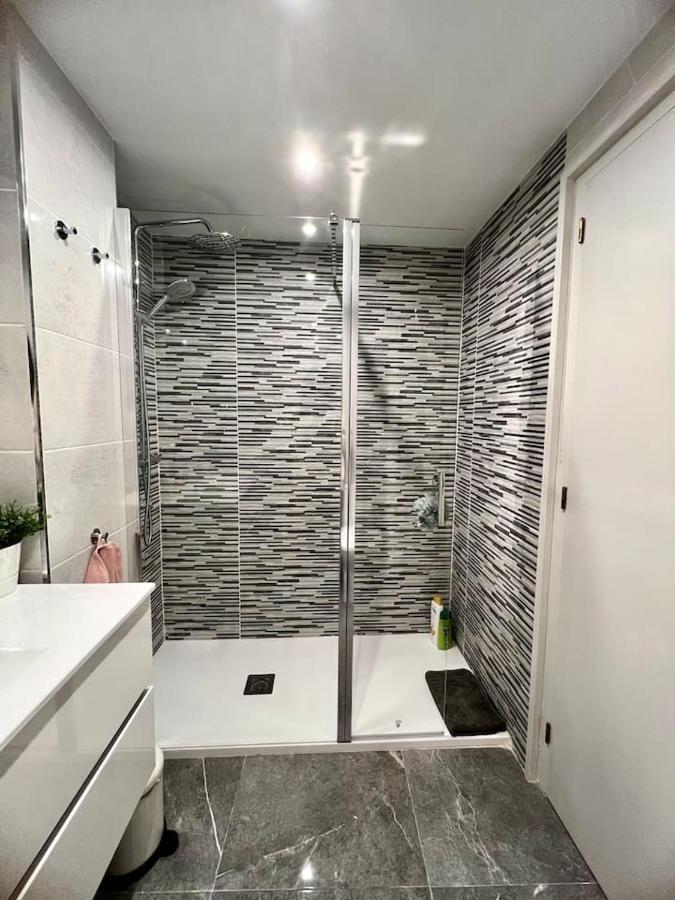 Amplio Apartamento Tranquilo Cerca De La Playa Roses Ngoại thất bức ảnh