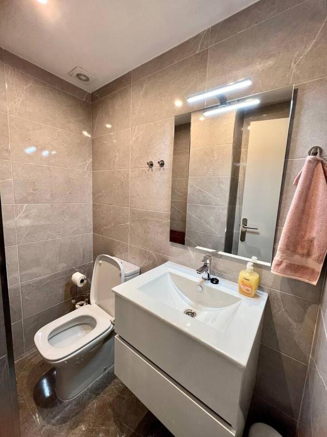 Amplio Apartamento Tranquilo Cerca De La Playa Roses Ngoại thất bức ảnh